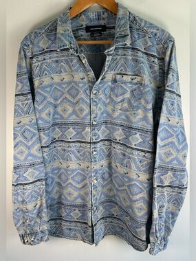 Urban Outfitters Southwestern Aztec Men’s Button Up Shirt Size L Blue Gray EUC